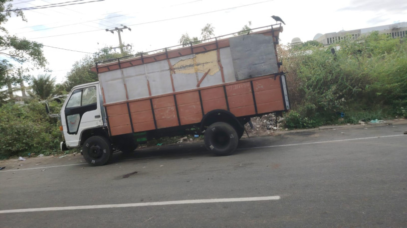 isuzu-lorries-trucks-for-sale-in-jaffna-big-0