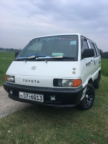toyota-town-ace-big-1